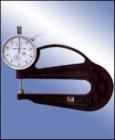 CH-D型皮革测厚仪 主要用于发泡人造革及软皮革制品厚度的测量.量程：0-10mm .分度值：0.01mm.测量深度：120mm.测头直径：φ10mm.测力：0.8-1.8N

 


