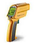  FLUKE574红外线测温仪 测量温度为-30～900℃(-25至1600 °F),D:S=60:1标准焦距,光谱响应8µm至14µm ,激光瞄准:三点同轴激光,显示分辨率:0.1℃, 精度：±0.75% 或±1℃


 


