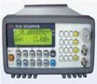 EE1461C型DDS合成信号发生器 频率:100kHz～150MHz 频率分辨力：1Hz 电压：0.3mVrms～1Vrms/0.1dB 谐波< -30dBc  杂波 <-40dBc 调幅：0～90%数字设置 调频：0～100kHz数字设置 FSK和SWEEP  双16位大字符液晶显示