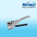 产品简介 
一种可现场快速测试铝合金硬度的仪器。使用方便，一卡即可，硬度值直接读出，效率高，可靠性好。
      用于快速检测铝合金型材、管材、板材、铝工件及其他软金属的硬度。特别适于在生产现场、销售现场或施工现场对成批产品进行快速、非破坏性的逐件合格检查。
      本韦氏硬度计是检验铝合金型材力学性能的首选仪器，符合中国有色标准YS/T420-2004和美国标准ASTM B647-84（2000）。
      韦氏硬度计还可用于测试紫铜、黄铜、软钢等。
