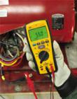 产品特点
 
• 测试电压：250/500/1000VDC
• 缺省电压表600V AC/DC
• 低通滤波器，抑制高频噪声
• 数字＋模拟指针显示
• 自动计算极化指数(PI)与电介质吸收率(DAR)
• 比较合格/不合格模式
• 带远程启动测试功能的表笔（TL-797RP）
• 存储功能
• 自动充电
• 自动关机
• 电池不足指示
• 配仪表包
• 安全标准：UL/IEC/EN 61010－131－031，EN61557,EN61326-1+1A，（EMC） CATIII-1000V/CAT IV-600V
• 2年质保
